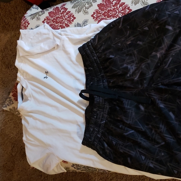 Under armor outfit - Picture 1 of 2